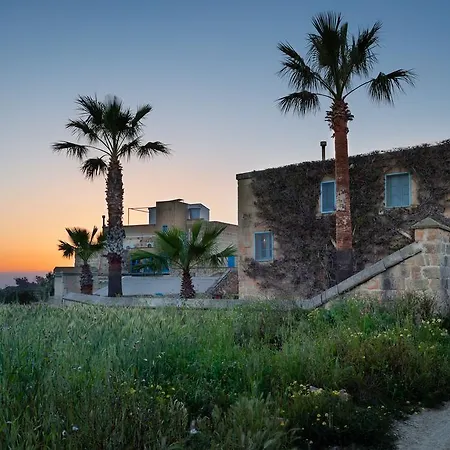 Rokon Holiday Farmhouse *